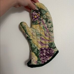 Floral Quilted Oven Mitt